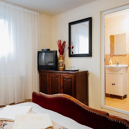 Отель Casa Ardeleana Lotrioara Экстерьер фото