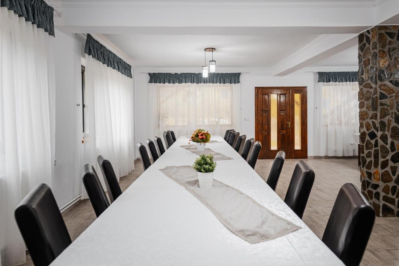 Отель Casa Ardeleana Lotrioara Экстерьер фото