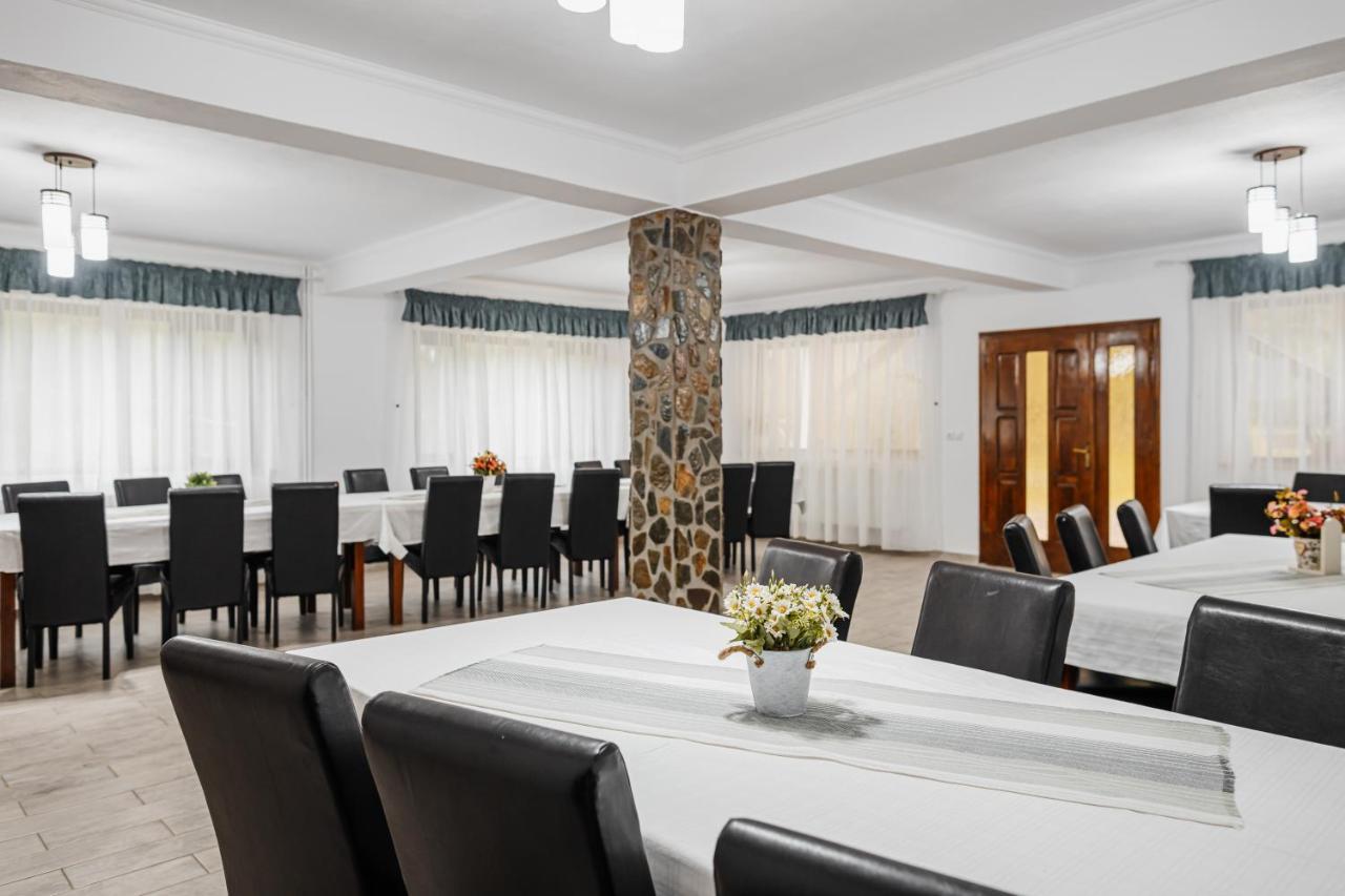Отель Casa Ardeleana Lotrioara Экстерьер фото