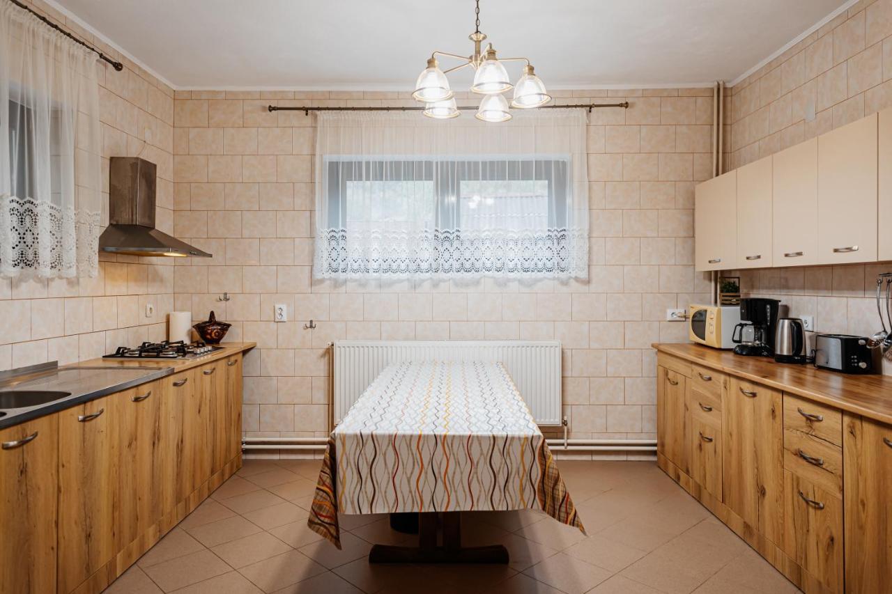 Отель Casa Ardeleana Lotrioara Экстерьер фото