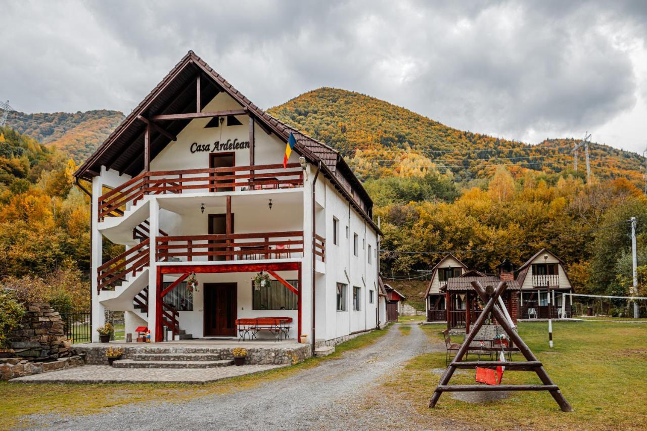 Отель Casa Ardeleana Lotrioara Экстерьер фото