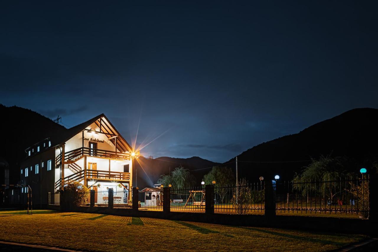 Отель Casa Ardeleana Lotrioara Экстерьер фото